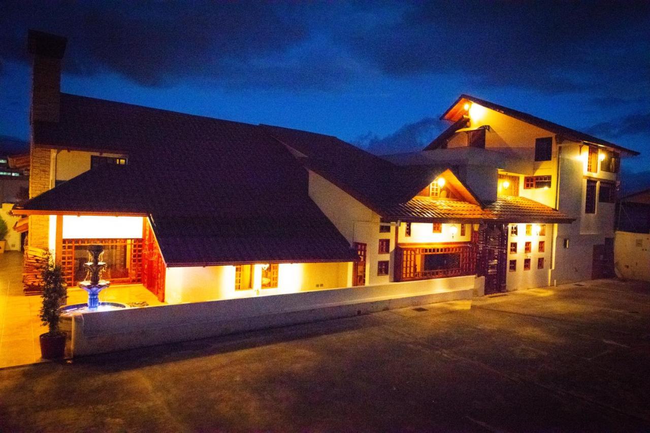Hostal Dulce Hogar Latacunga Kültér fotó